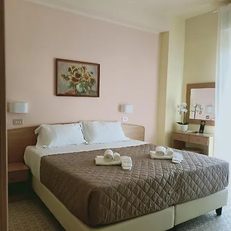 Rossella Hotel 2*