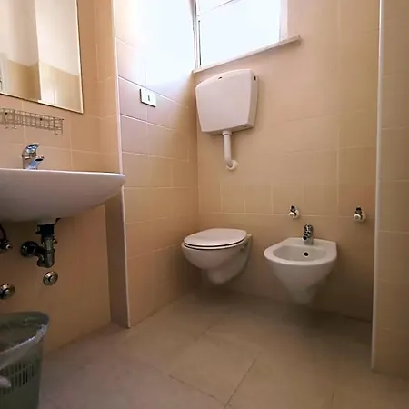 Rossella Hotel 2*