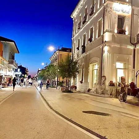 Rossella Hotel 2*