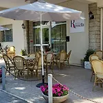 Rossella Hotel 2*