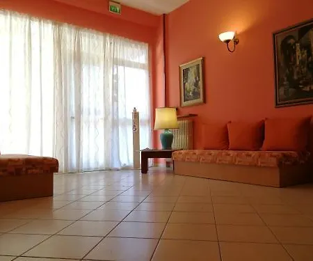 Rossella Hotel 2*