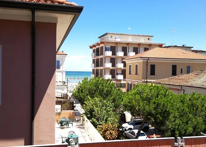 Rossella Hotel 2*