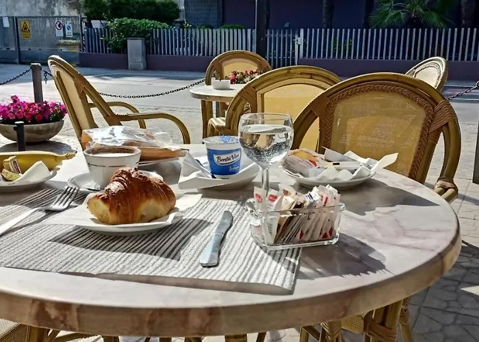 Hotel Rossella 2*