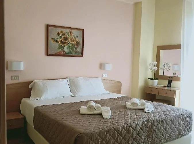 Rossella Hotel 2*