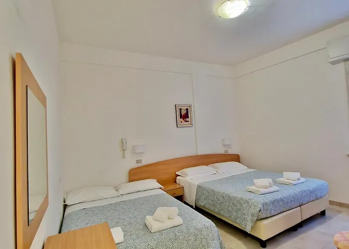 Rossella Hotel 2*