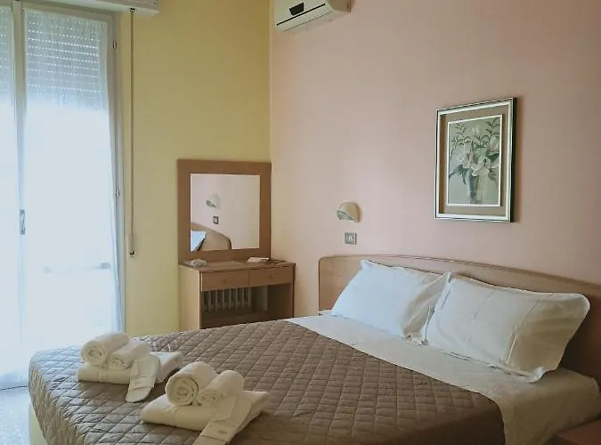 Hotel Rossella 2*